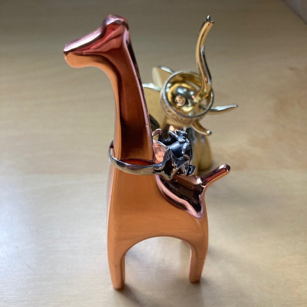 Umbra Copper Tone Giraffe and Gold Tone Elephant Ring Holders